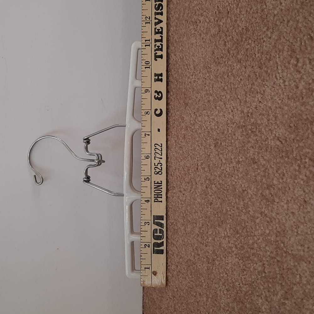 rectangle hangers, plastic, metal hook .Honey-can-do clothes hangers - Picture 4 of 4